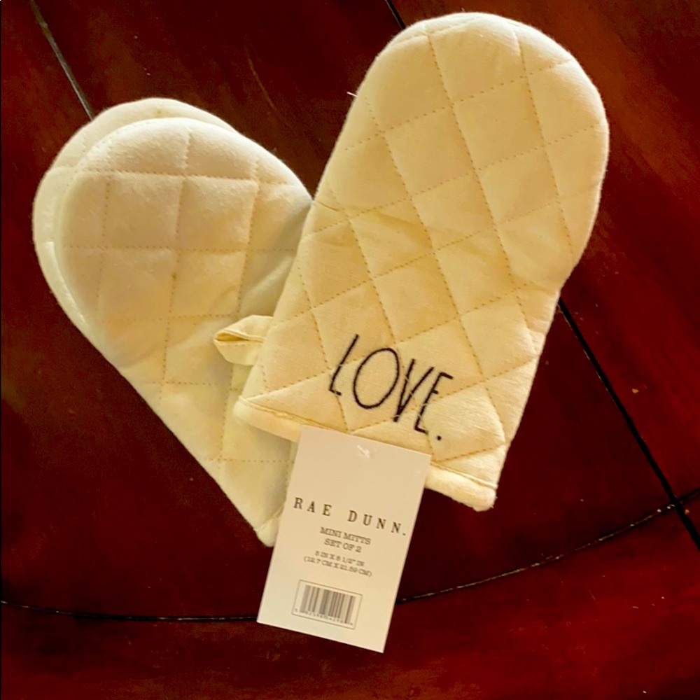 NWT Rae Dunn Oven Mits